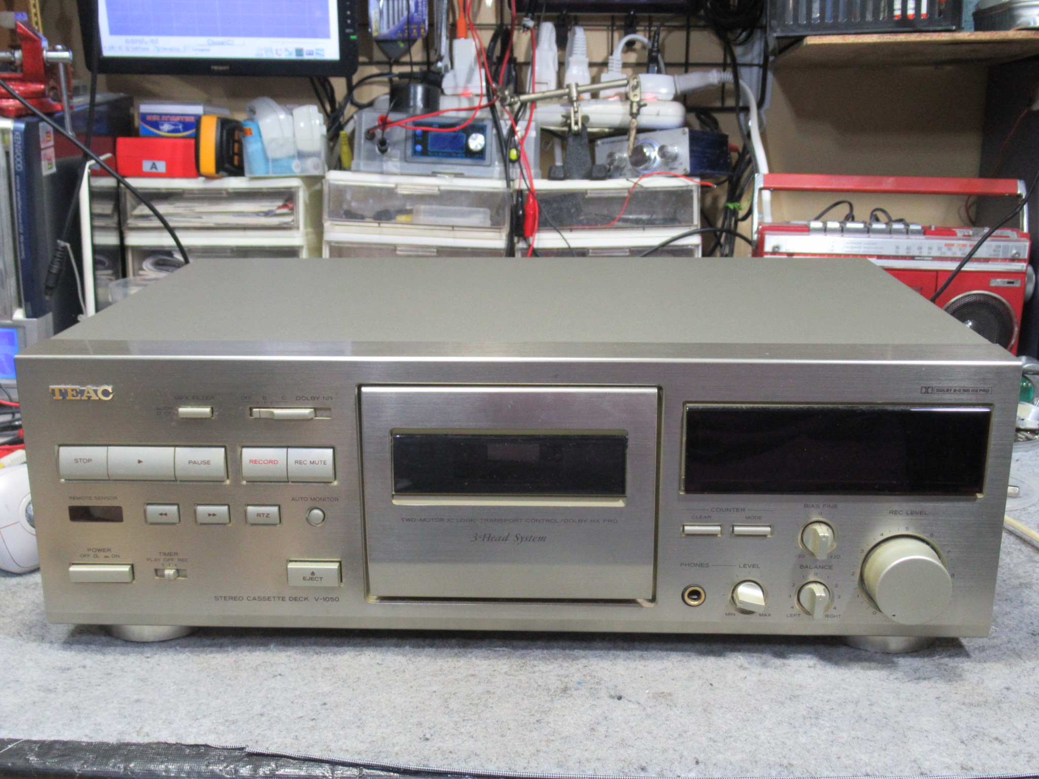TEAC V-1050 ３ヘッド カセットデッキ（一部不調） - オーディオ機器